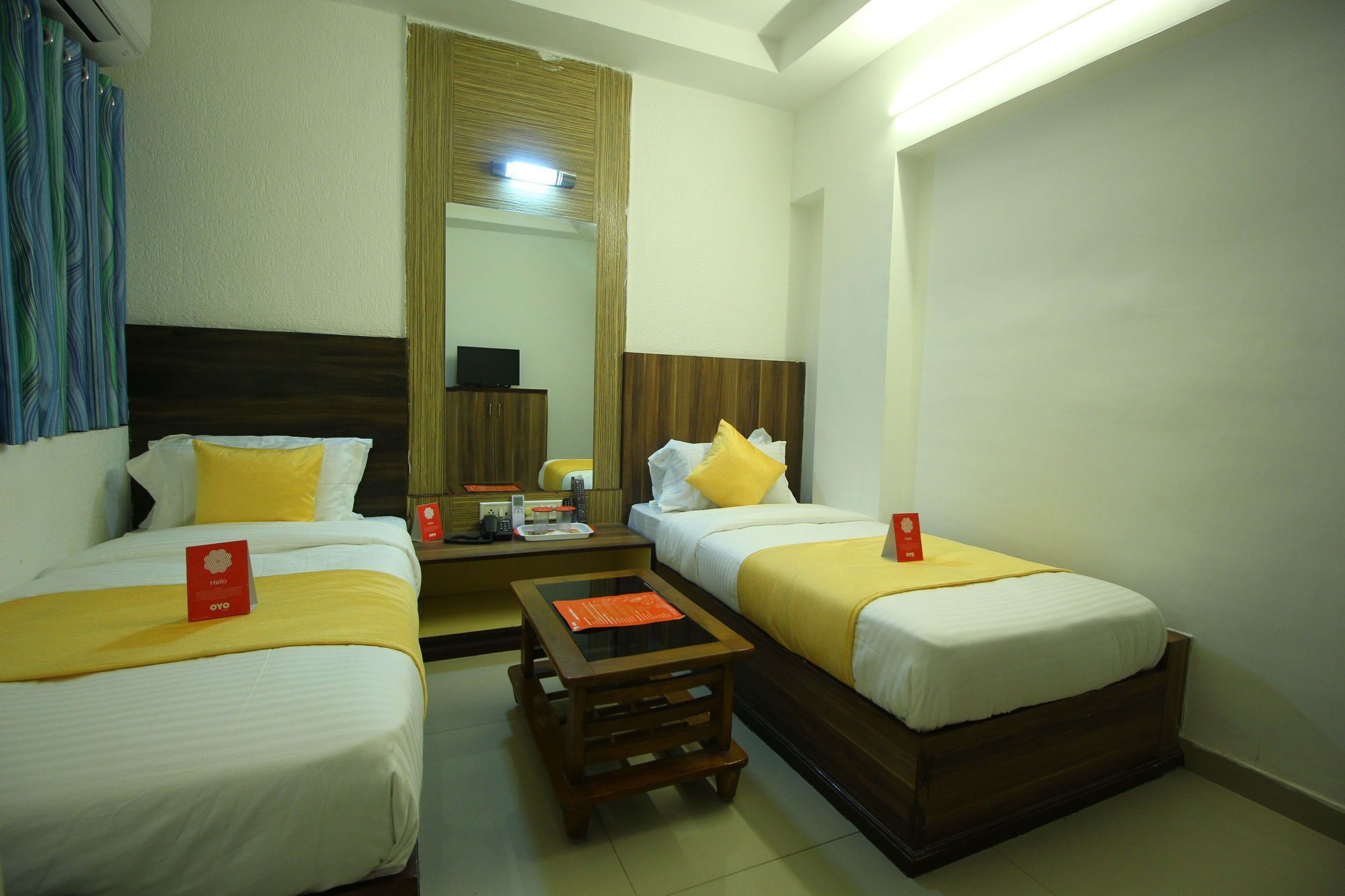 โอโย 8758 โฮเต็ล สวาคะตม Hotel อาเมดาบัด ภายนอก รูปภาพ