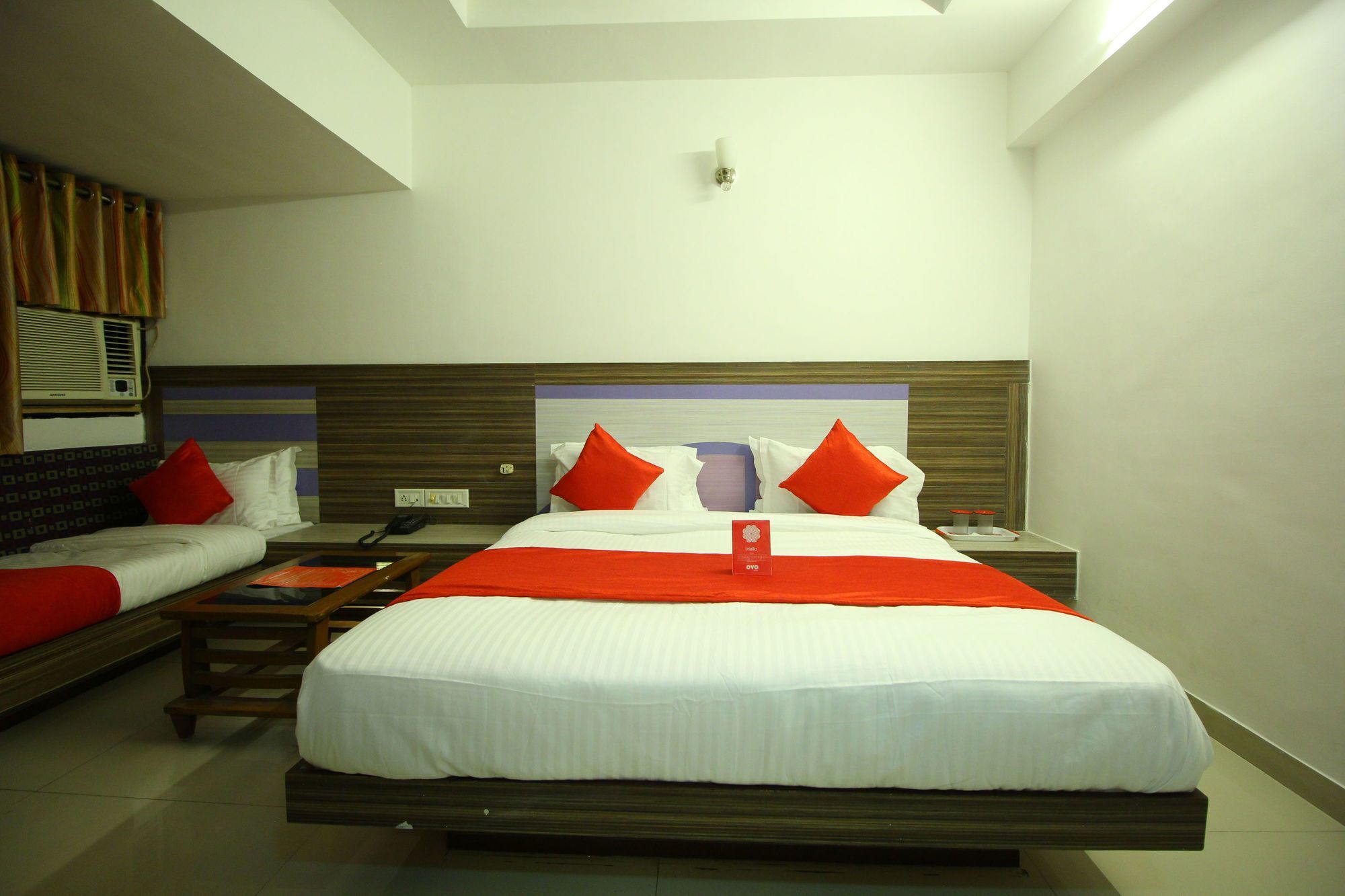 โอโย 8758 โฮเต็ล สวาคะตม Hotel อาเมดาบัด ภายนอก รูปภาพ